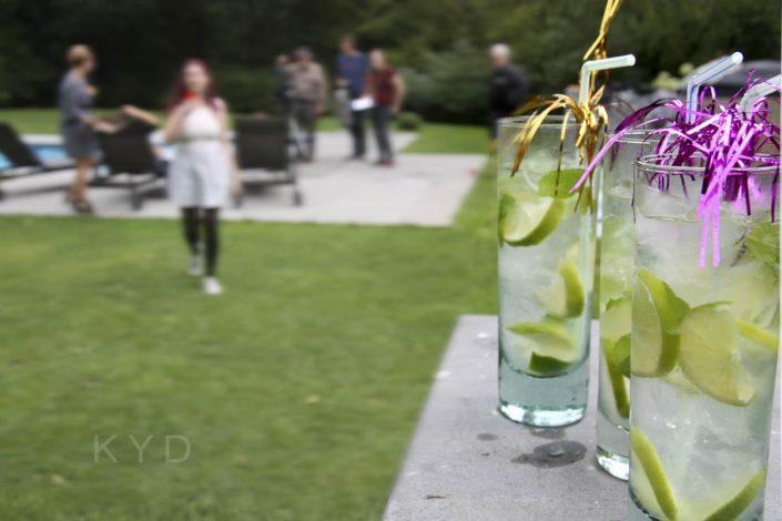 Daar komen de mojito's!